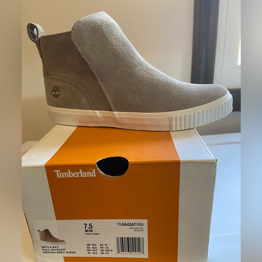 Timberland - Brand New - Size 7.5